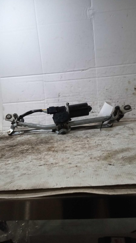 2016 Hyundai Veloster Wiper Motor OEM Silver 981102V000 108k Miles