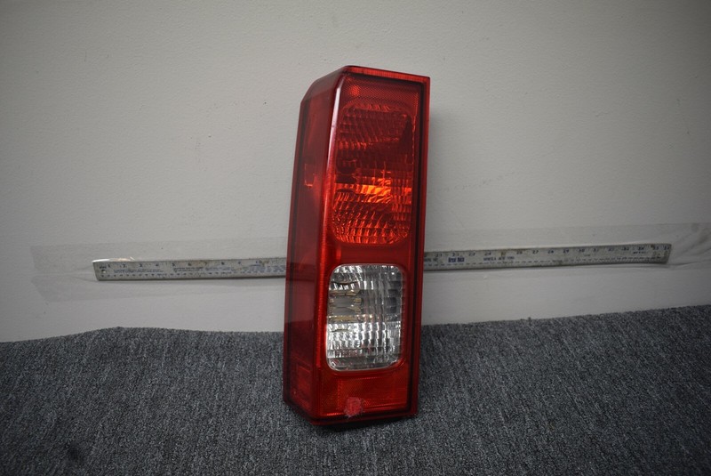 2006-2010 HUMMER H3 LEFT SIDE TAIL LIGHT FACTORY OEM