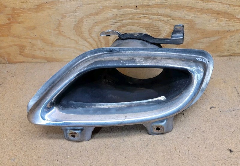 2012 2013 2014 Hyundai Genesis Sedan Rear Exhaust Tips Left Driver Side OEM