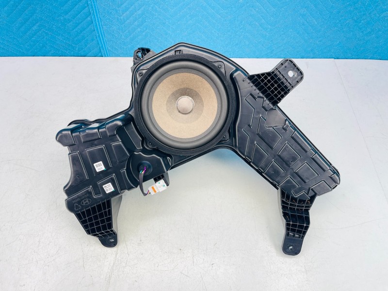 2018-2023 HYUNDAI KONA HARMAN SUB WOOFER SPEAKER ASSEMBLY 96380J9100 OEM