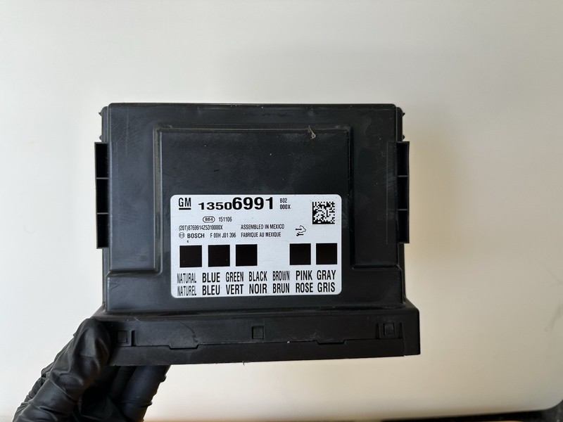 2014-2016 Cadillac SRX Body Control Module Computer Left Dash 13506991