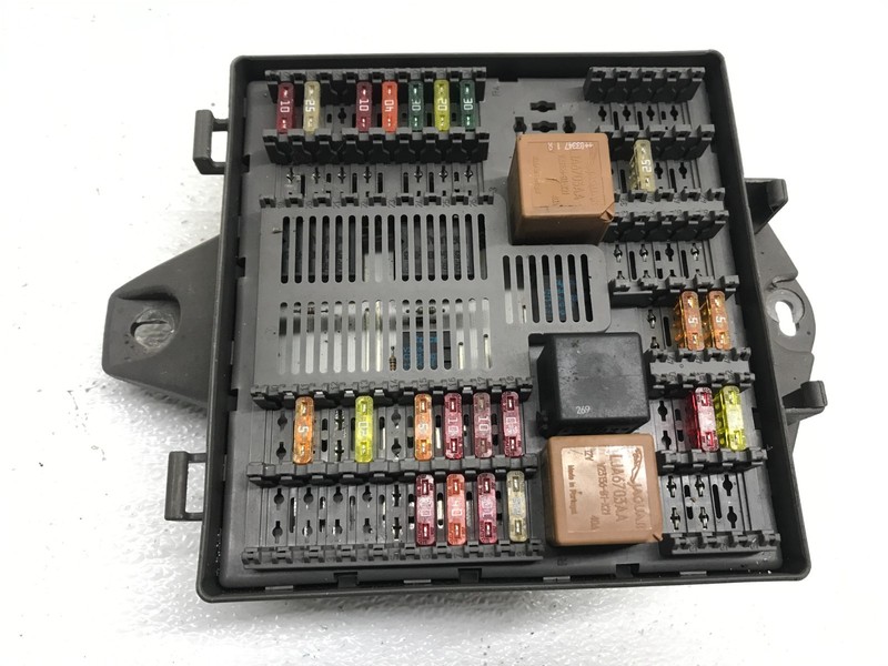 04-07 Jaguar XJ8 XJR VDP X350 Rear Trunk Boot Fuse Relay Junction Box OEM