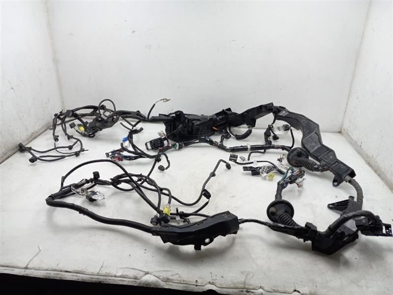 22 TOYOTA COROLLA CROSS XLE ENGINE FUSE BOX WIRE HARNESS 82111-0A840