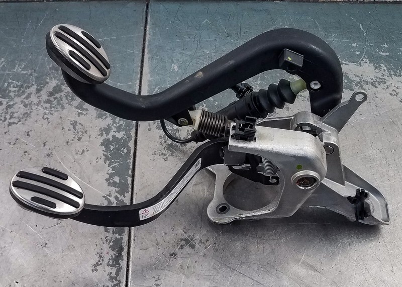 2013 Mini John Cooper Works Clutch / Brake Pedal Assembly #4919 A3