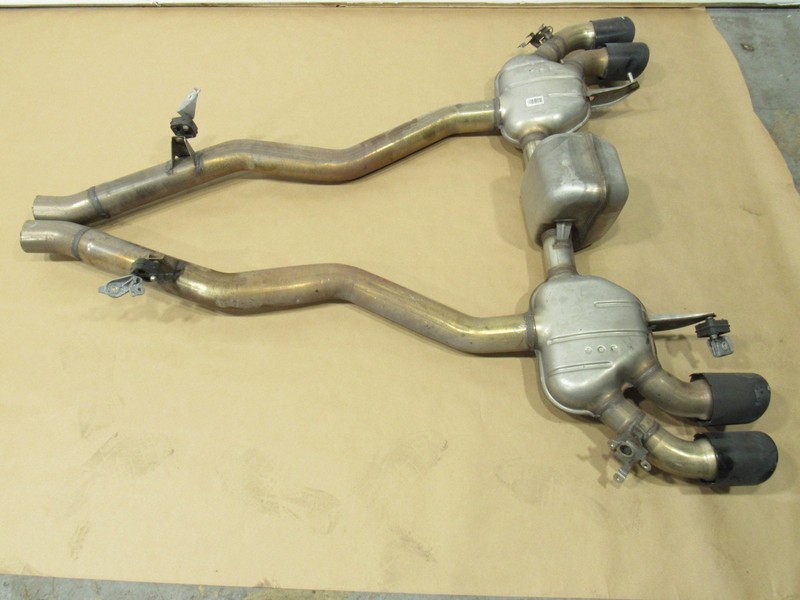 20-24 BMW M8 F93 2022 Rear Exhaust Muffler Pipe ;Y2