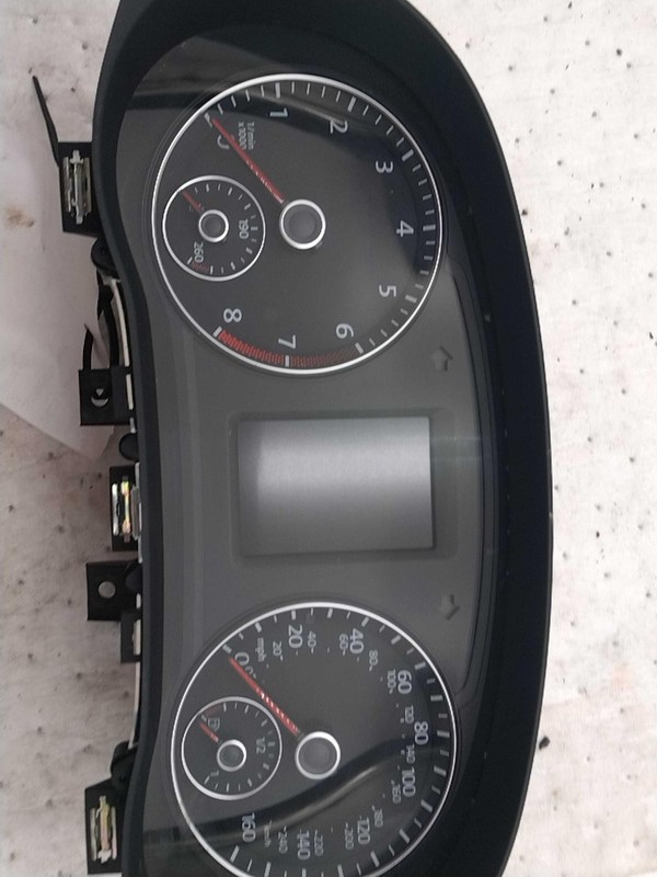 2015 Volkswagen Passat Speedometer Gauge OEM 81K Miles Silver NJ25-26267-667609
