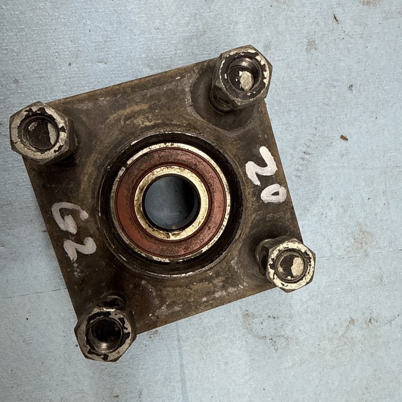 Yamaha G2 Vintage Classic Golf Cart Front Wheel Hub # 20 Good