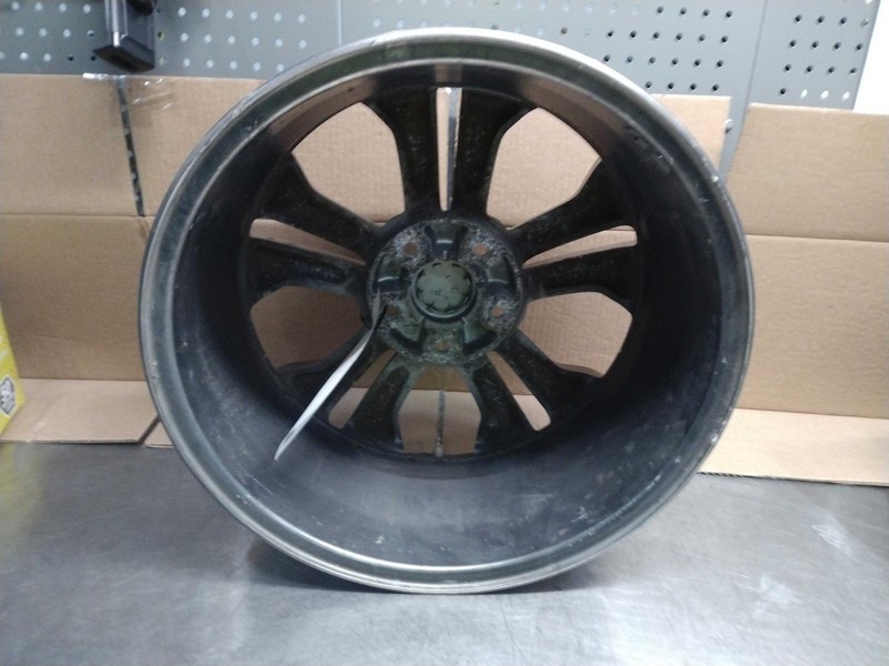 2013 Hyundai Santa Fe 17 OEM Alloy Wheel 10 Spoke, Minor Scratch, TPMS