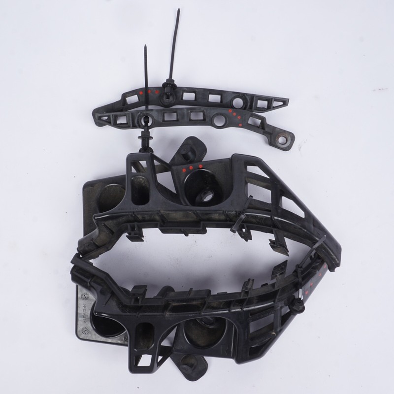 2015-2020 MERCEDES GLA250 X156 REAR BUMPER LEFT RIGHT SIDE MOUNT BRACKET SUPPORT
