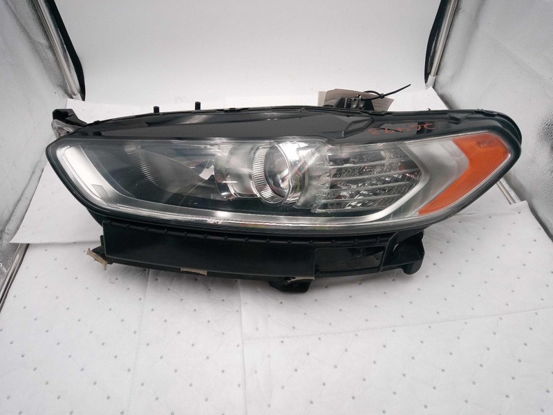 2013 Ford Fusion Left Headlight Assembly Red Halogen OEM 194784 Used