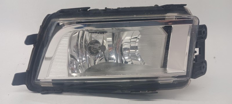 16-'18 VOLKSWAGEN PASSAT Right passenger fog light OEM Grade A!