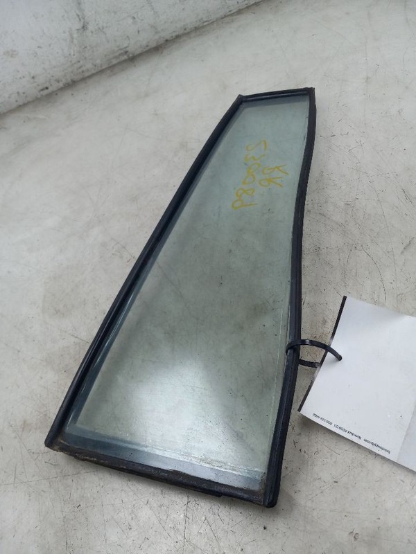 91-96 TOYOTA LAND CRUISER REAR PASSENGER RIGHT DOOR VENT GLASS