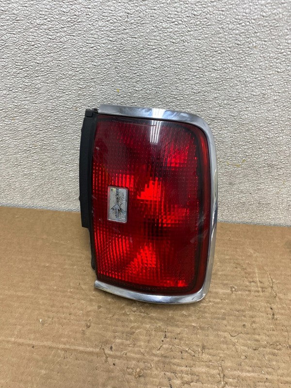 1991 - 1996 Oldsmobile 98 Ninety Eight Right Passenger RH Tail Light Z2915 DG
