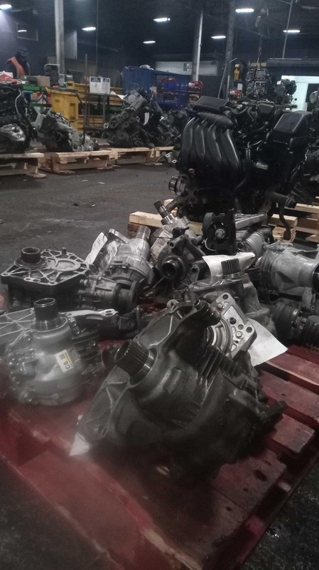 2005 Nissan Murano Transfer Case Assembly OEM 33100CN200 169k Miles 4WD