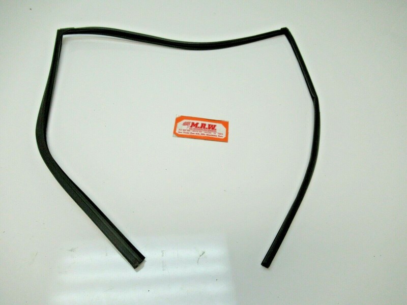 RIGHT REAR DOOR WINDOW GLASS RUBBER SEAL CHANEL RUN TRACK GUIDE RR for SCION XB