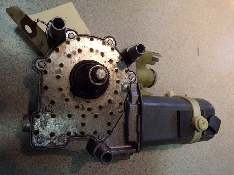 1995 Mercedes Benz S-320 Bosch Rear Window Motor 0130821501 *FREE SHIPPING*