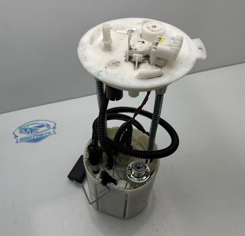 2012-2016 CADILLAC SRX Fuel Pump Assembly OEM 13575125