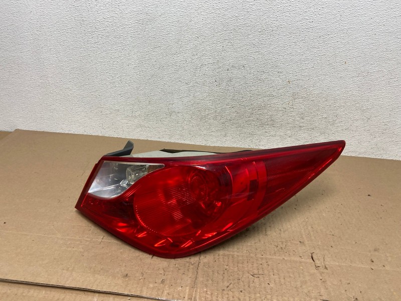 2011 2012 2013 Hyundai Sonata Right Passenger RH Tail Light AE6591 LK