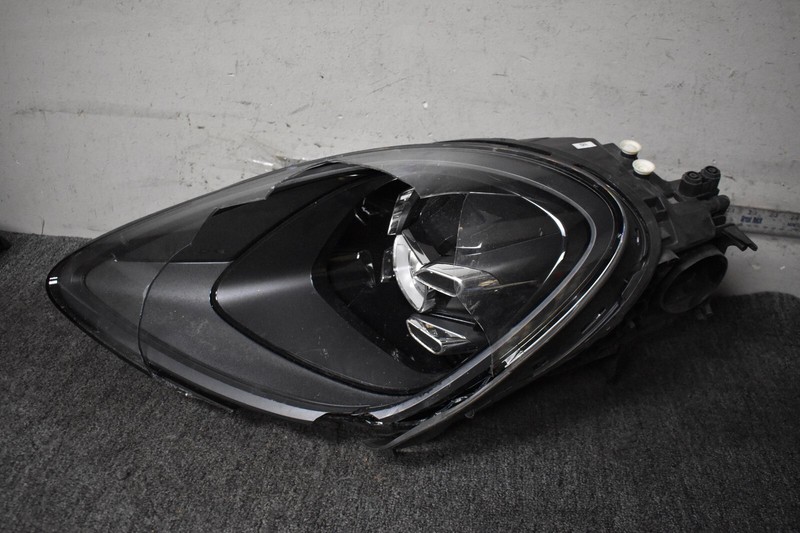 2019-2021 PORSCHE CAYENNE HEADLIGHT LEFT SIDE FACTORY OEM
