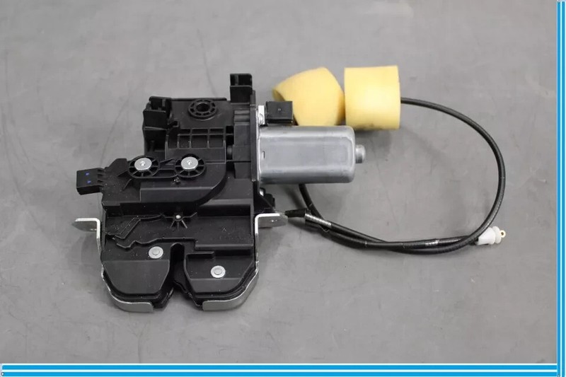 07-14 Mercedes W221 S550 S400 CL63 AMG Rear Trunk Lid Latch Lock Actuator OEM