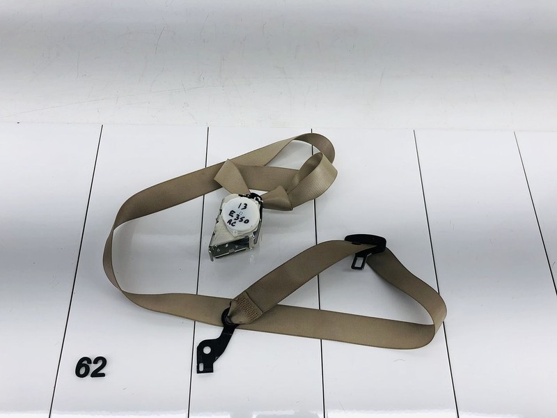 11-16 MERCEDES BENZ E350 W212 REAR CENTER SECOND 2ND ROW SEAT BELT TENSIONER OEM
