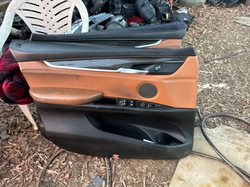 15-19 BMW X6 M OEM LH DRIVER SIDE FRONT BROWN & BLACK DOOR TRIM PANEL CARD