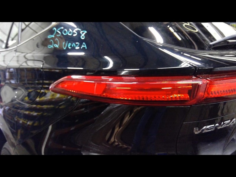 Driver Left Tail Light Quarter Mounted Fits 21-23 VENZA 1538556