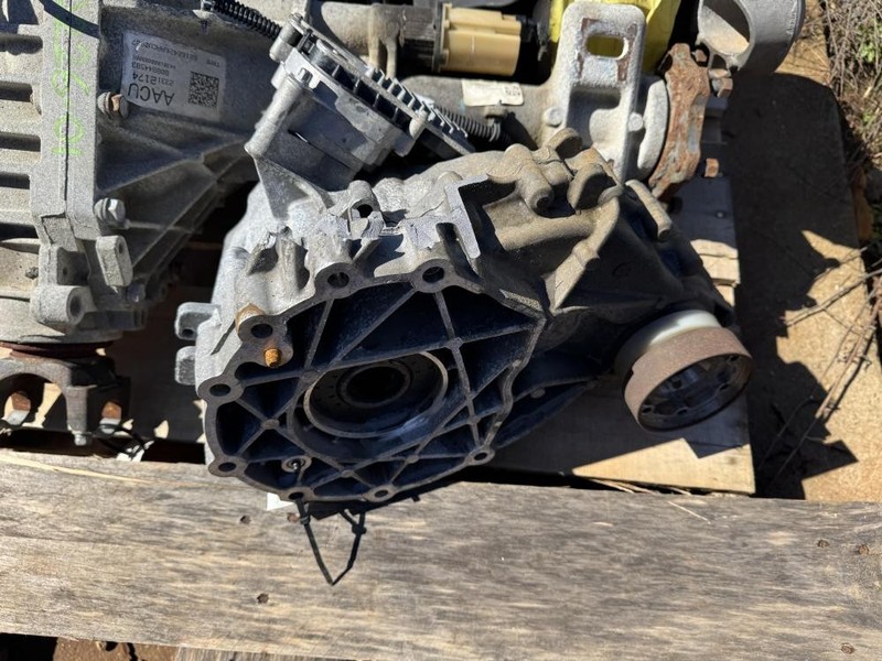 2014-2020 MASERATI QUATTROPORTE AWD TRANSFER CASE ***DAMAGED*** AS IS READ NOTES