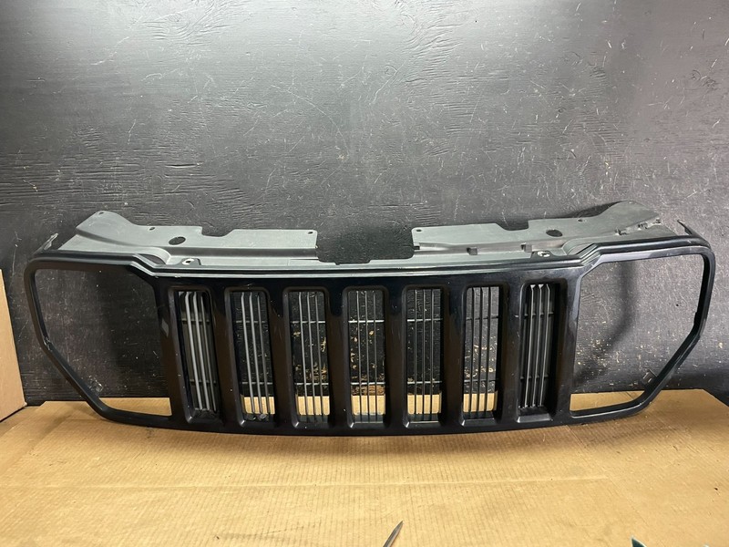 2008 2009 2010 2011 2012 Jeep Liberty Front UpperGrill Grille OEM AA9065 DG