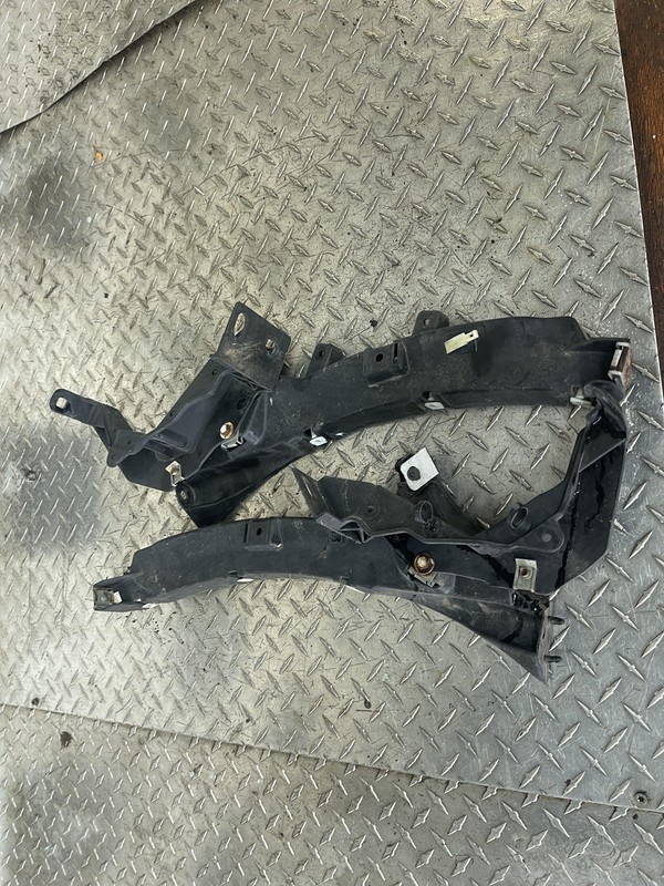 12-15 Jaguar XF Front Bumper Support Brackets Oem Tested