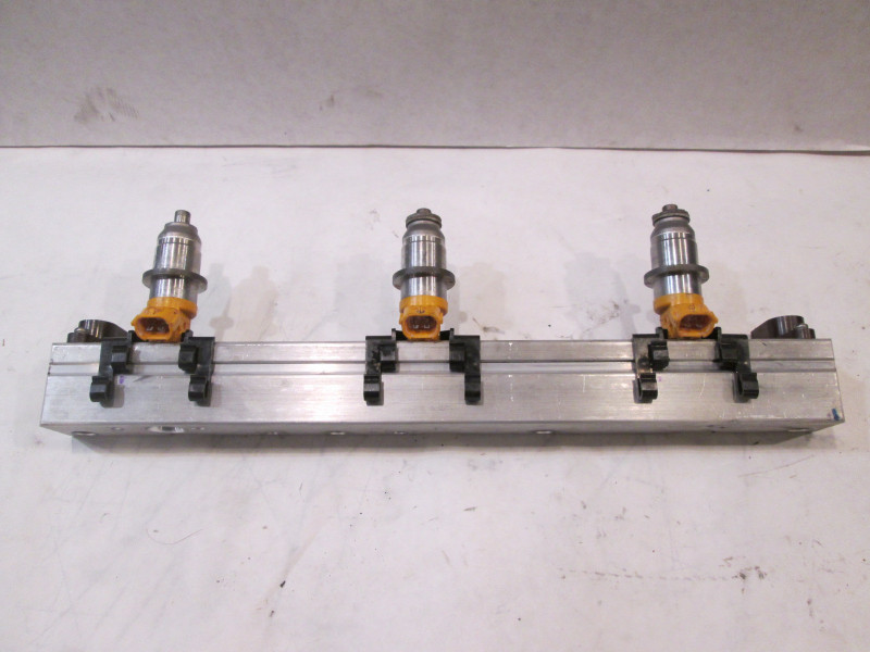 60V-13161-00-00 Yamaha Outboard Fuel Injection Rail Pipe #1 And Injectors