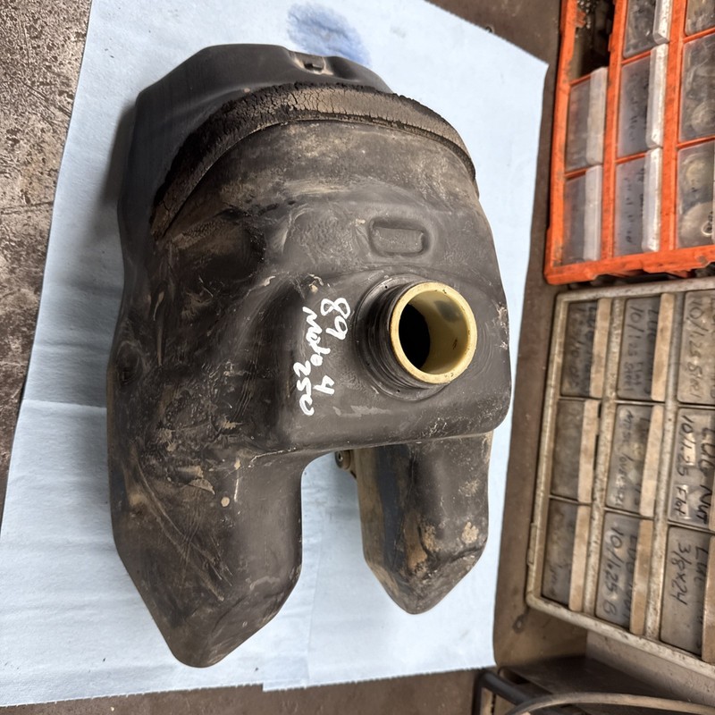 1989 YAMAHA MOTO 4 Yfm 250 Gas Tank Good