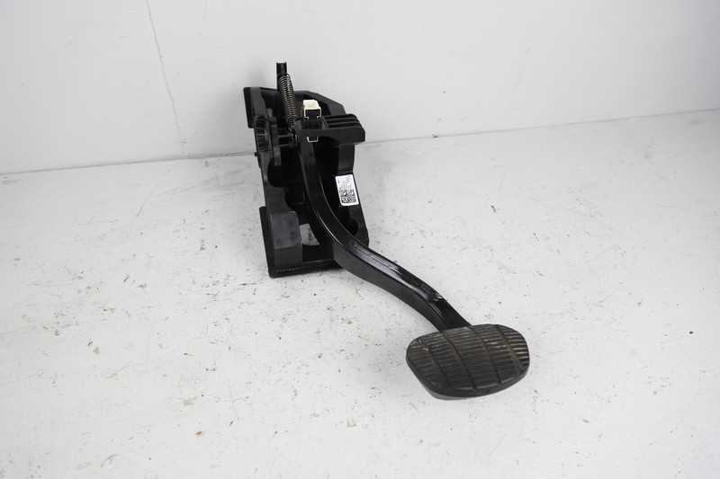 2016 - 2022 BMW X1 F48 BRAKE STOP PEDAL W/ BRACKET OEM