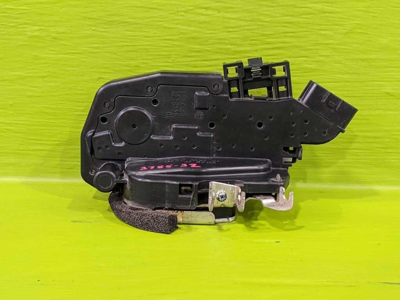07 08 G35 PASSENGER RIGHT REAR DOOR LOCK LATCH OEM 3785-32