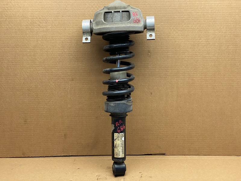 2007-2009 AUDI Q7 REAR RIGHT PASSSTRUT SHOCK WITH CONTROL ARM SET OEM LOT686