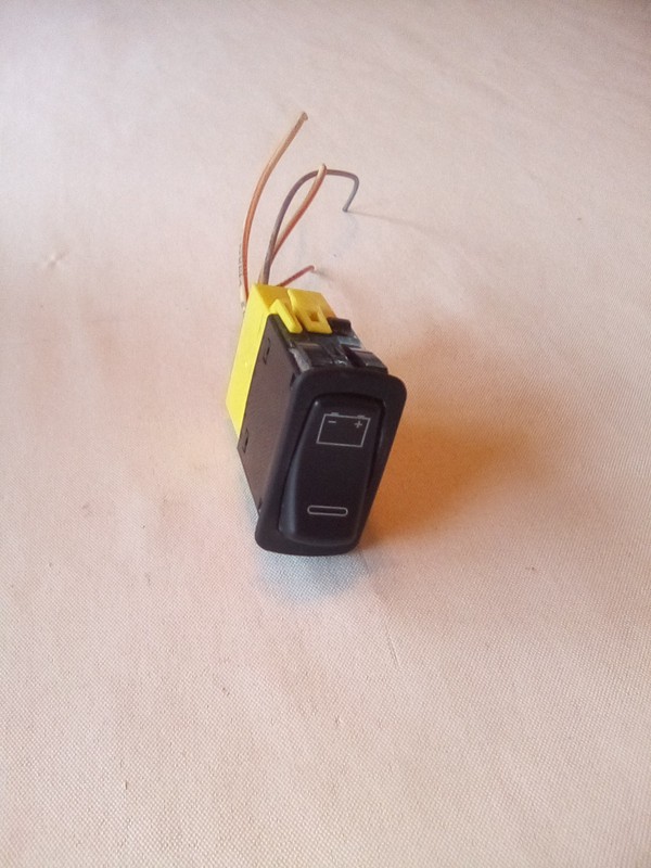 Mack 82278949 Battery Switch W/ Connector
