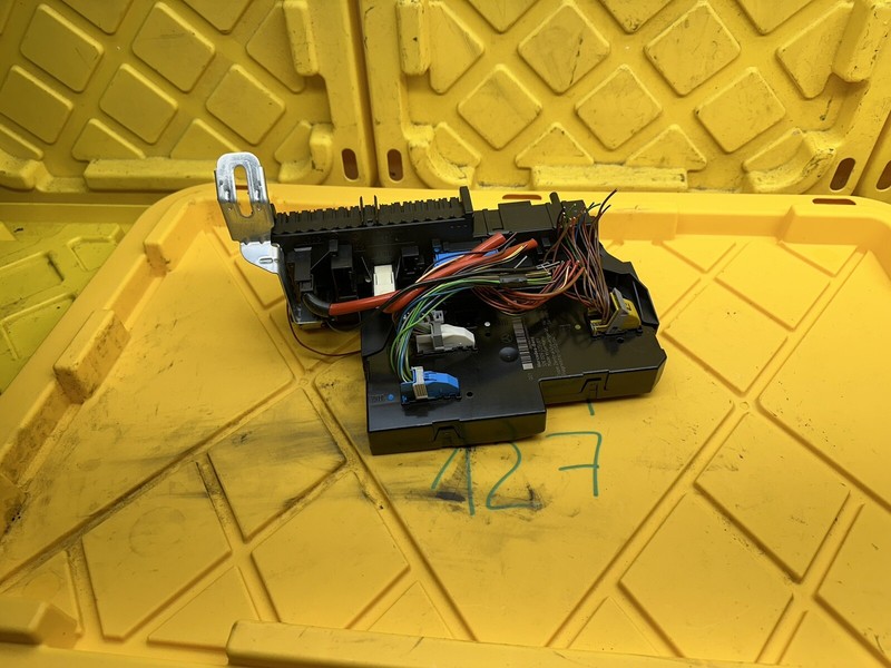 2010-2014 Mercedes W204 C250 C300 C350 Rear Fuse Relay Box Module 2049060105 OEM