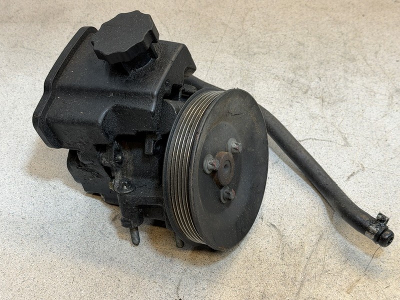 Power Steering Pump Fits 02-06 SPRINTER 2500 T1N OM647 Dodge Mercedes