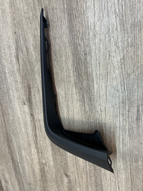 2019-2021 Honda Pilot RH Front Bumper Trim Garnish Moulding OEM 71103-TG7-A5