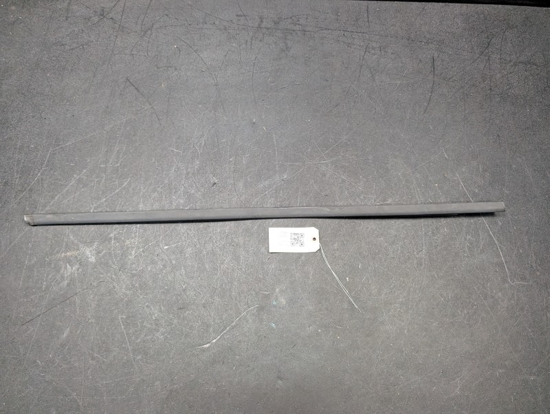 Front Right Door Window Belt Molding 2017 Volvo S60 2014 2015 2016 2018