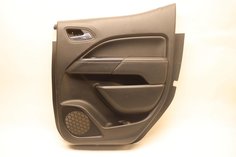 2015-2022 GMC CANYON CREW CAB REAR RIGHT SIDE DOOR PANEL TRIM COVER OEM