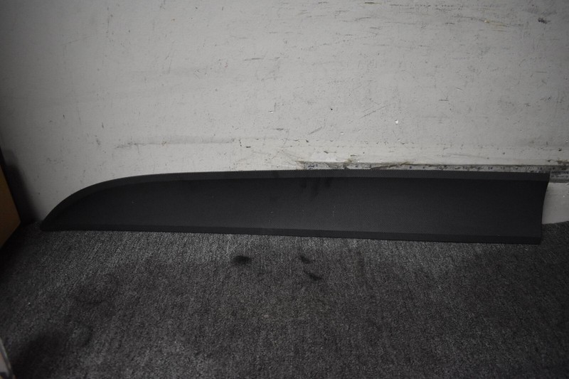 2015-2019 PORSCHE MACAN DOOR MOLDING FRONT LEFT SIDE FACTORY OEM