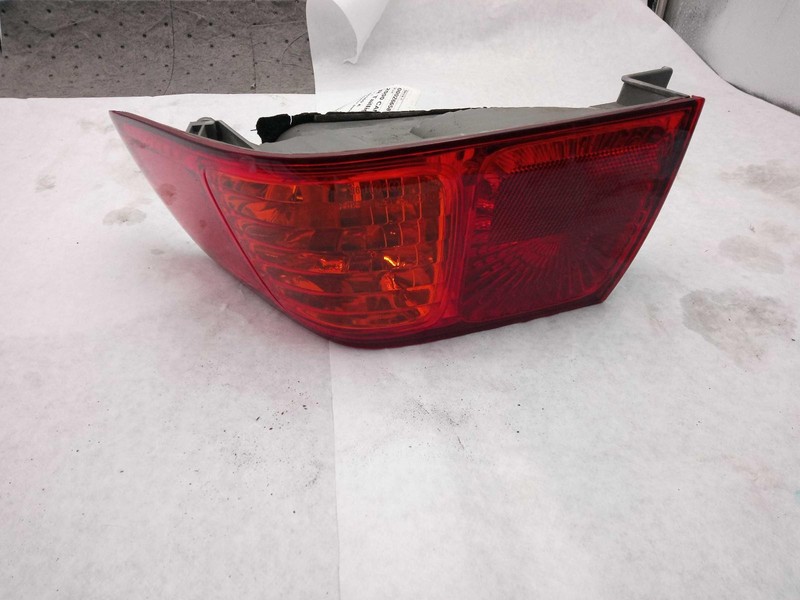 2000-2001 Toyota Camry Right Tail Light Assembly Grey Used 207919 135K Miles