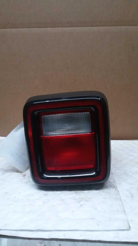2018 Jeep Wrangler Right Tail Light Assembly Grey OEM 680447 119K Miles
