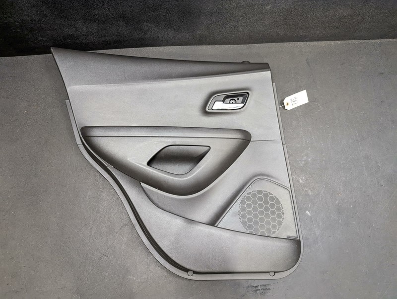 Rear Left Driver Door Trim Panel 2017 Chevrolet Trax 42428182 2018 2019 2020