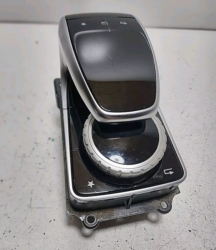 1669006514 | 15 - 19 MERCEDES C GLE AMG GT CONSOLE TOUCH PAD CONTROL SWITCH OE