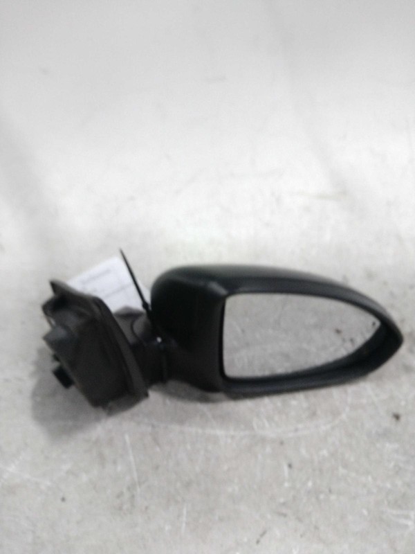 Used Right Door Mirror fits: 2012 Chevrolet Cruze Power non-heated opt DWY w/o p