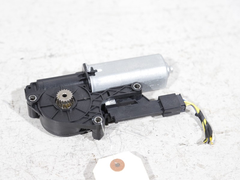 OEM 2020 - 2024 BMW 228iX F44 LEFT SUNROOF WINDOW POWER MOTOR 9498890 928.736517