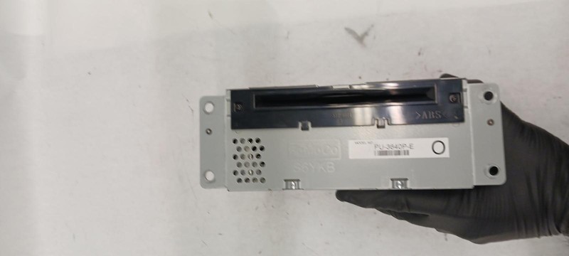 2017 FORD F150 radio receiver AM-FM-CD-MP3 HL3T19C107BC OEM 17