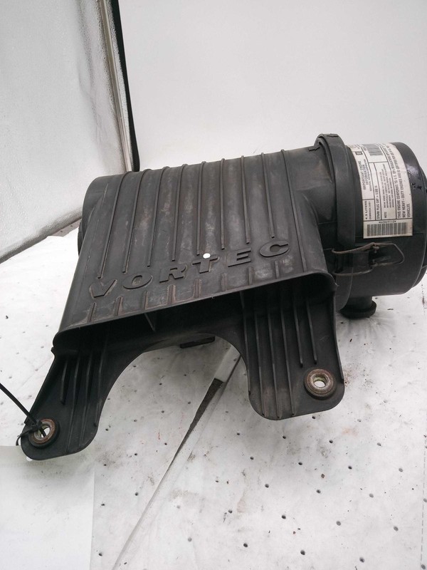 2002 GMC Savana 2500 Van Air Cleaner Assembly OEM Used 4.3L 143K Miles